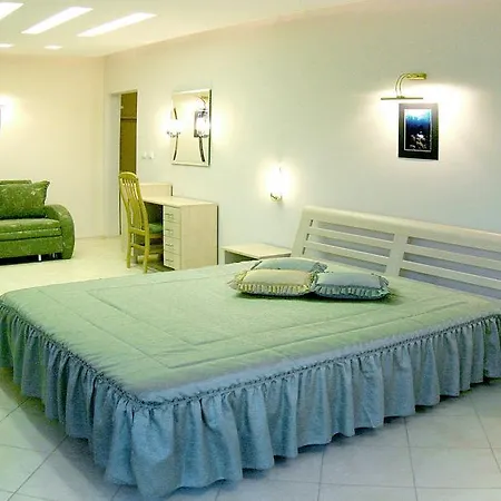 Stela בית הארחה